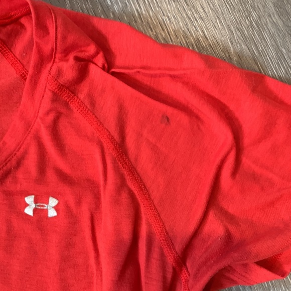 Under Armour Tee - Picture 2 of 2